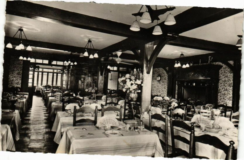 Carte postale ancienne Tesse-la-Madeleine - Hotel de tesse