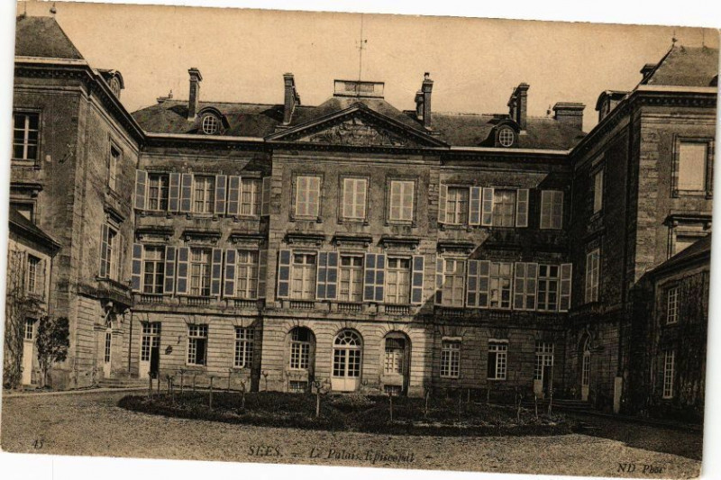 Carte postale ancienne Sees - Le Palais à Sées
