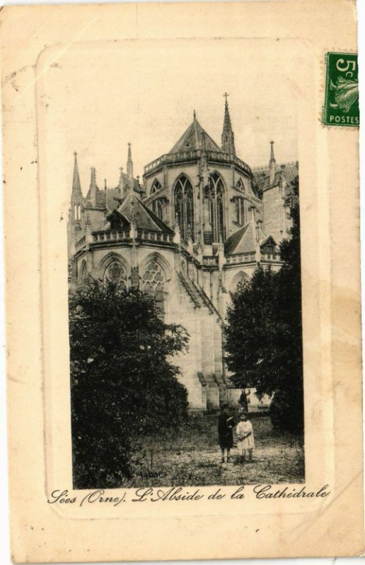 Carte postale ancienne Sees - L'Abside de la Cathédrale à Sées