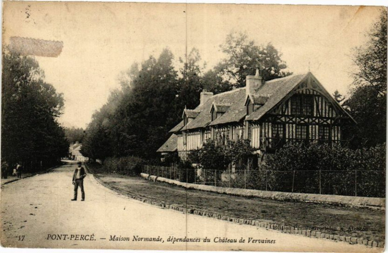 Carte postale ancienne Pont - perce - maison normade , dependances du chateau de
