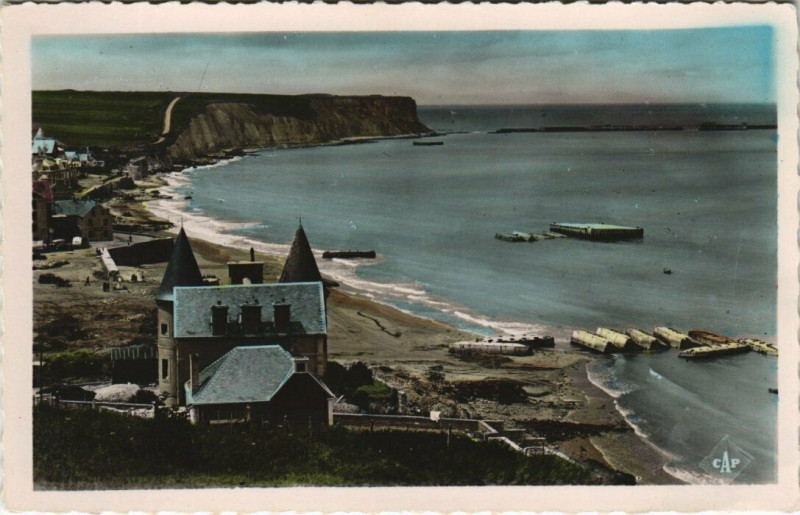 Carte postale ancienne Arromanches-les-Bains - Port de la Libération - Vue générale à Arromanches-les-Bains