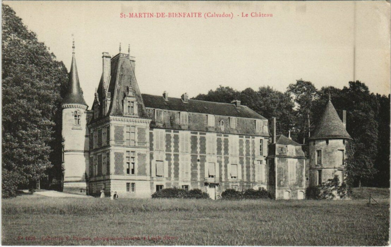 Carte postale ancienne Saint-Martin-de-Bienfaite - Le Chateau