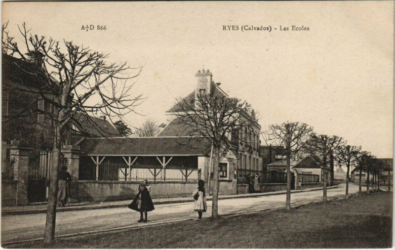 Carte postale ancienne Ryes - Les Ecoles à Ryes