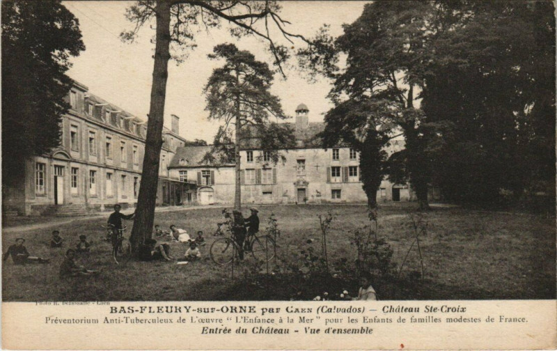 Carte postale ancienne Bas-Fleury-sur-Orne par Caen - Chateau Sainte-Croix à Caen