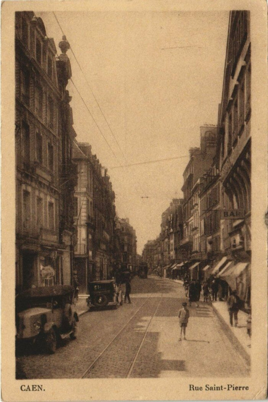 Carte postale ancienne Caen - Rue Saint-Pierre à Caen