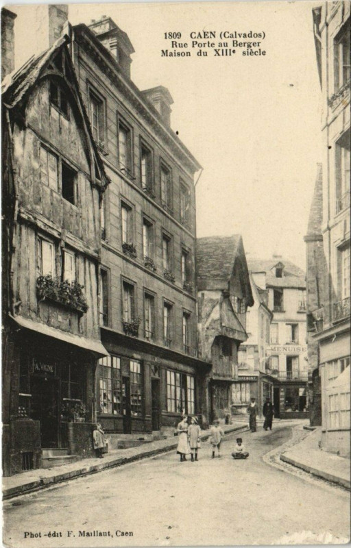 Carte postale ancienne Caen - Rue Porte au Berger Maison à Caen