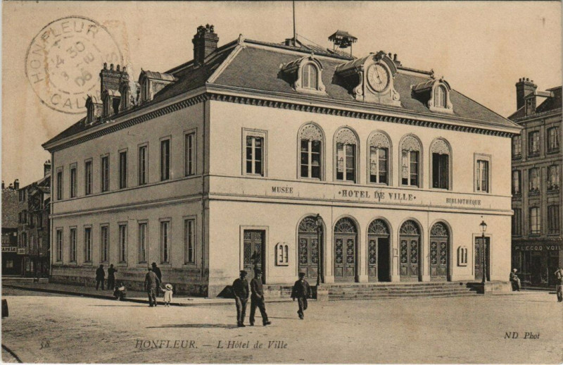 Carte postale ancienne Honfleur - L'Hotel de Ville à Honfleur