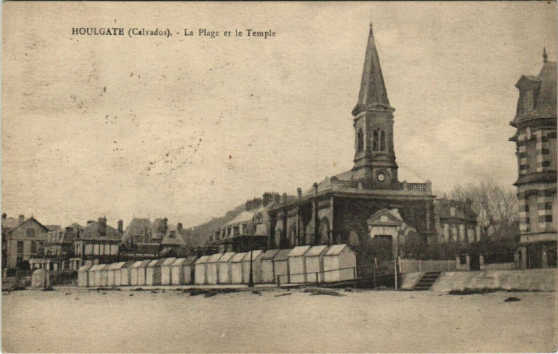 Carte postale ancienne Houlgate - La Plage et le Temple à Houlgate
