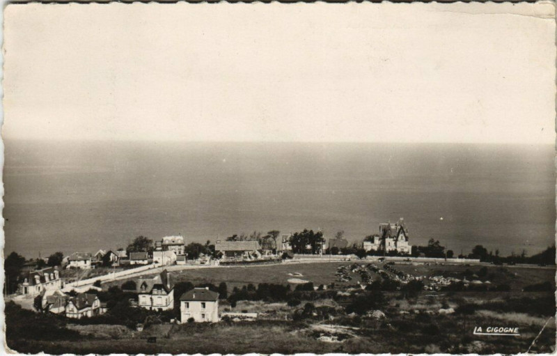 Carte postale ancienne Blonville-sur-Mer - Vue partielle et pélerinage Saint-Christophe à Blonville-sur-Mer