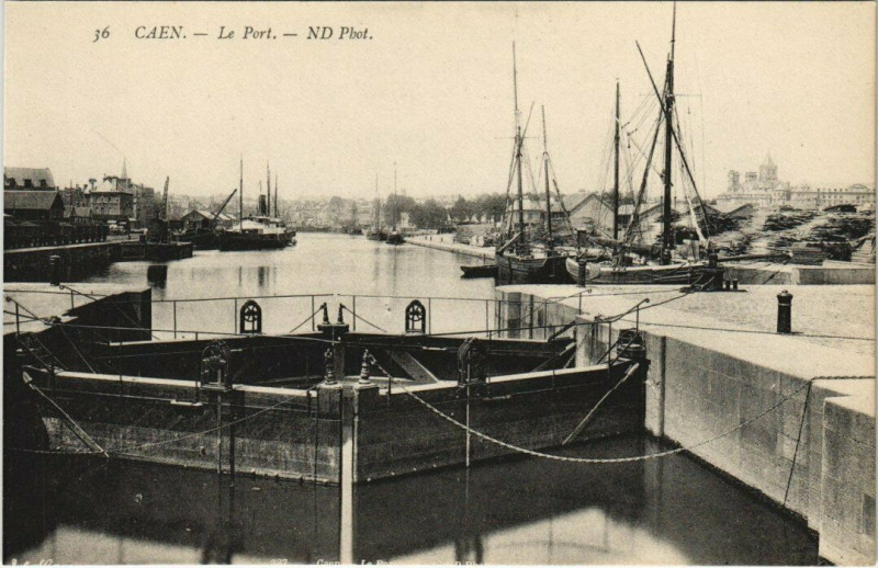 Carte postale ancienne Caen - Le Port à Caen