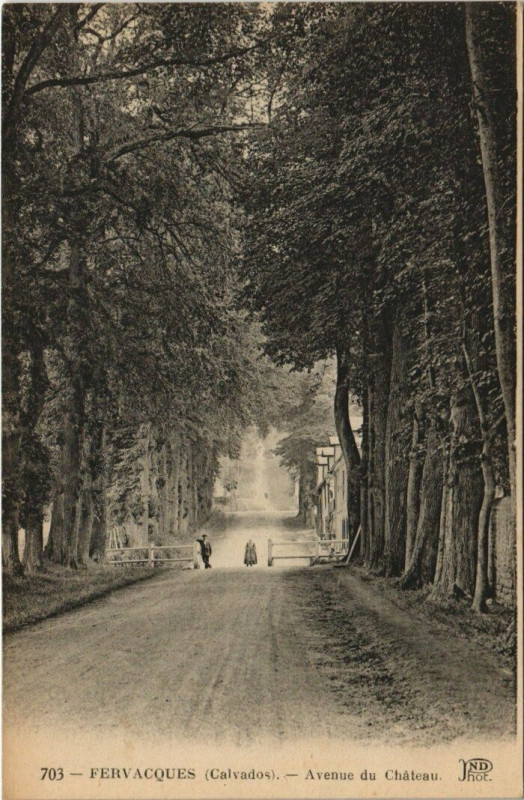 Carte postale ancienne Fervaques - Avenue du Chateau