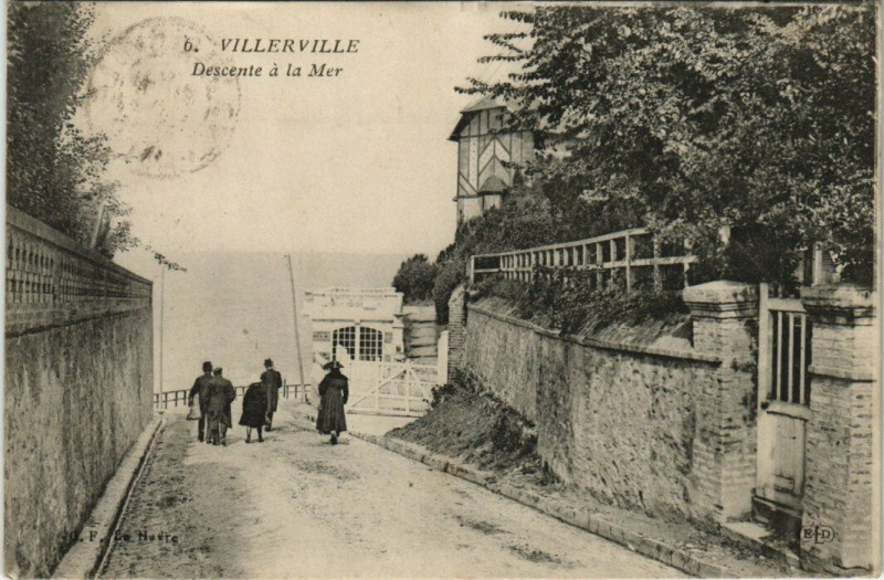 Carte postale ancienne Villerville - Descente a la Mer à Villerville