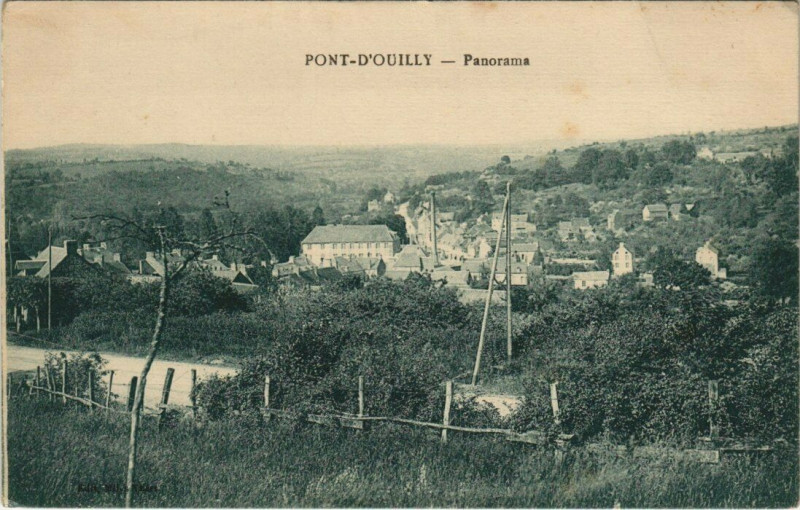 Carte postale ancienne Pont-d'Ouilly - Panorama à Pont-d'Ouilly