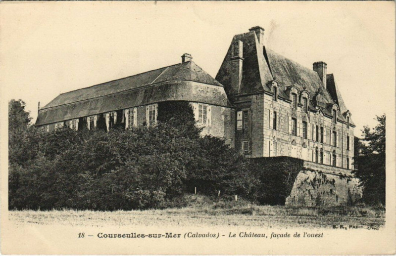 Carte postale ancienne Courseulles-sur-Mer - Le Chateau facade de l'oueSaint- à Courseulles-sur-Mer