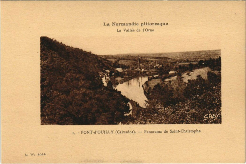 Carte postale ancienne Pont-d'Ouilly - Panorama de Saint-Christophe à Pont-d'Ouilly