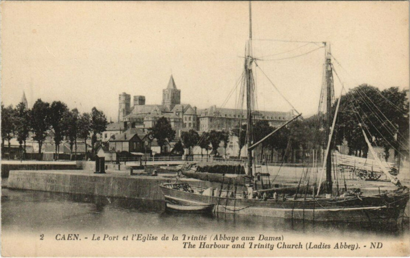 Carte postale ancienne Caen - Le Port et l'Eglise de la Trinité à Caen