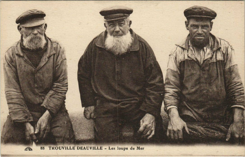 Carte postale ancienne Trouville Deauville - Les loups de Mer à Deauville