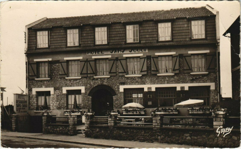 Carte postale ancienne Luc-sur-Mer - Hotel Sans Souci à Luc-sur-Mer