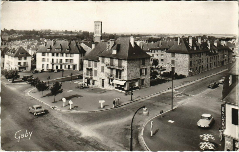 Carte postale ancienne Conde-sur-Noireau - Rue Pontécoulant à Pontécoulant