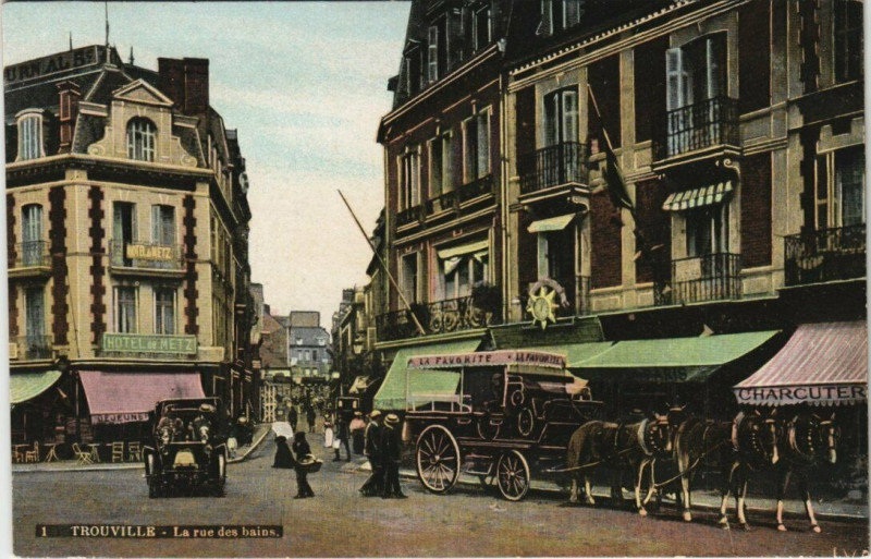Carte postale ancienne Trouville - Ea rue des bains