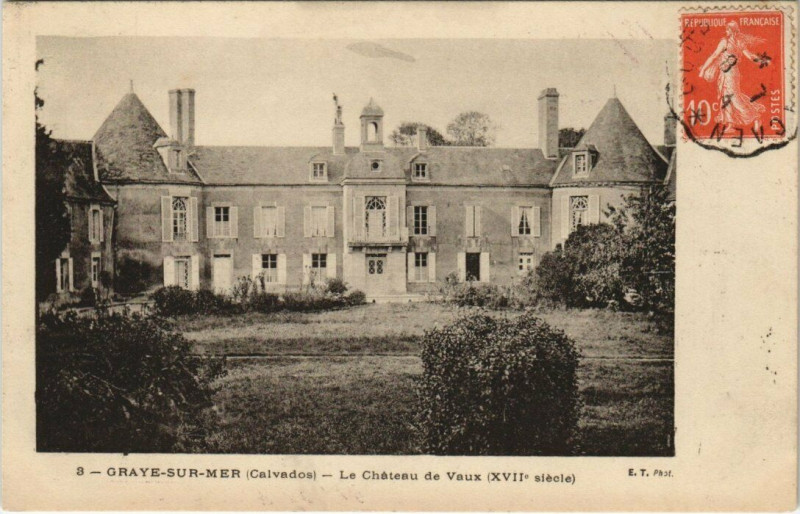 Carte postale ancienne Graye-sur-Mer - Le Chateau de Vaux à Graye-sur-Mer