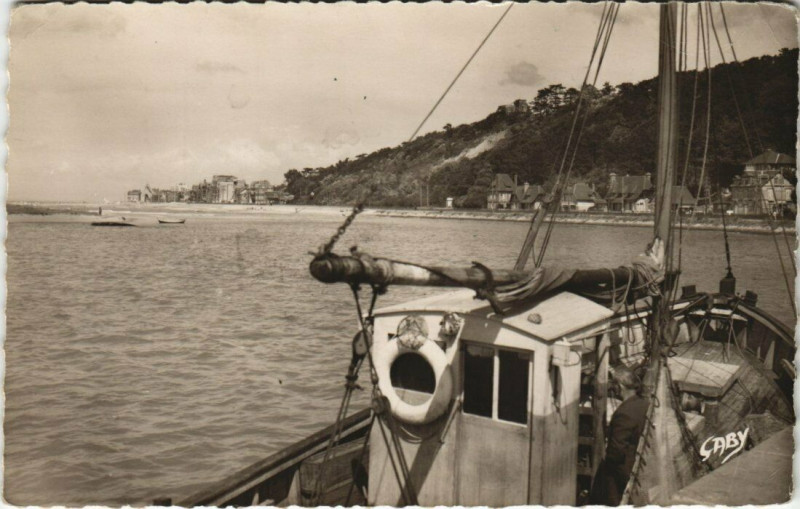 Carte postale ancienne Dives-Cabourg - La plage à Cabourg