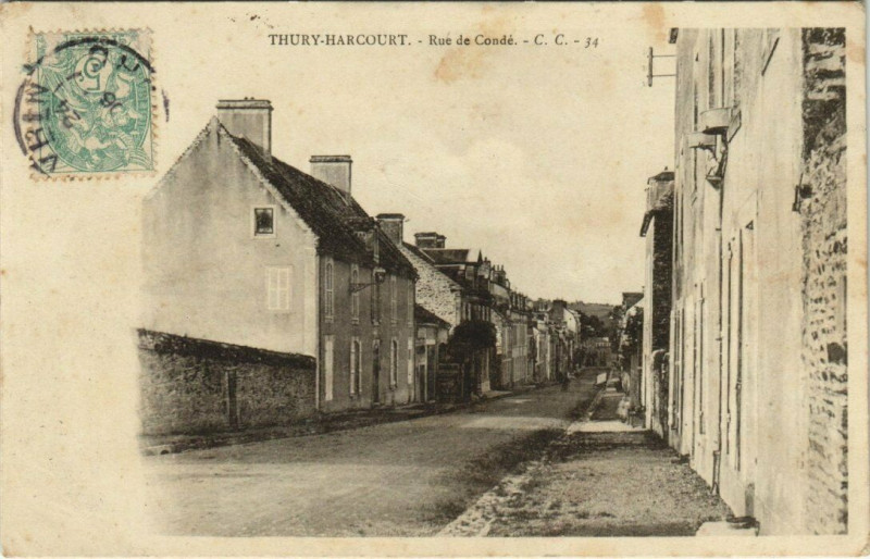 Carte postale ancienne Thury-Harcourt - Rue de Condé