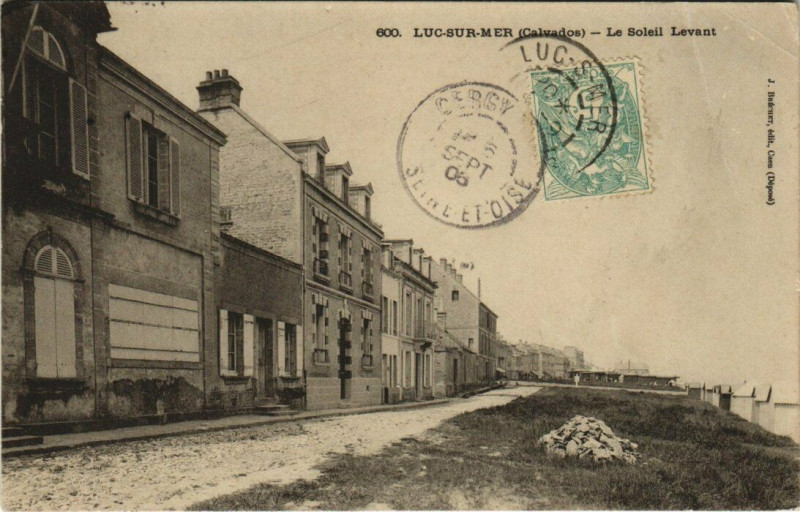 Carte postale ancienne Luc-sur-Mer - Le Soleil Levant à Luc-sur-Mer