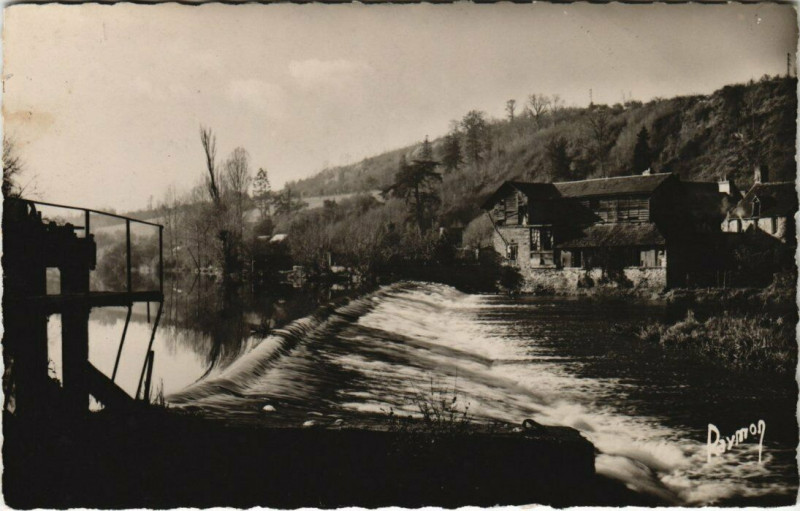 Carte postale ancienne Saint-Bénin-Thury-Harcourt - Le Déversoir