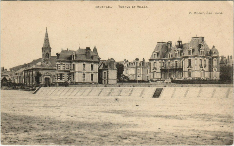 Carte postale ancienne Beuzeval - Temple et Villas