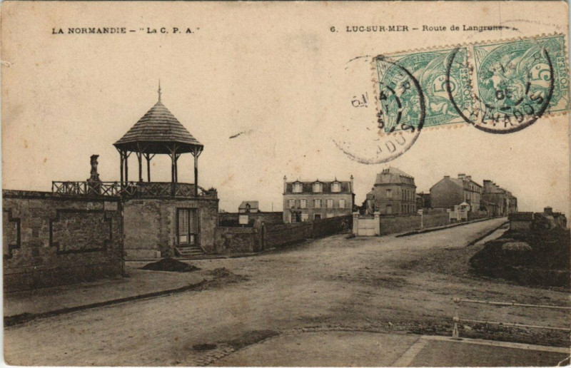 Carte postale ancienne Luc-sur-Mer - Route de Langrone à Luc-sur-Mer