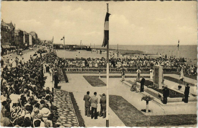 Carte postale ancienne La Cote de Nacre - Luc-sur-Mer à Luc-sur-Mer
