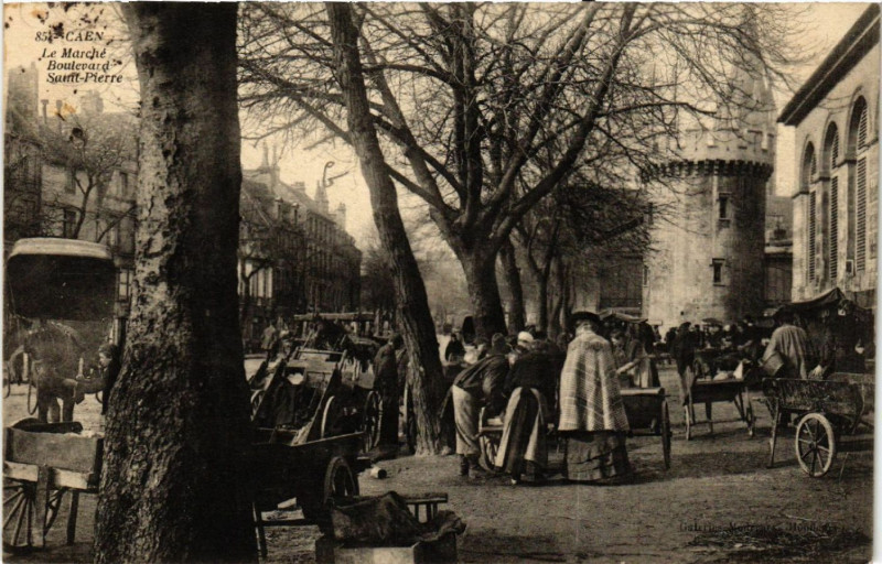 Carte postale ancienne Caen - Le Marché Boulevard Saint-Pierre à Caen