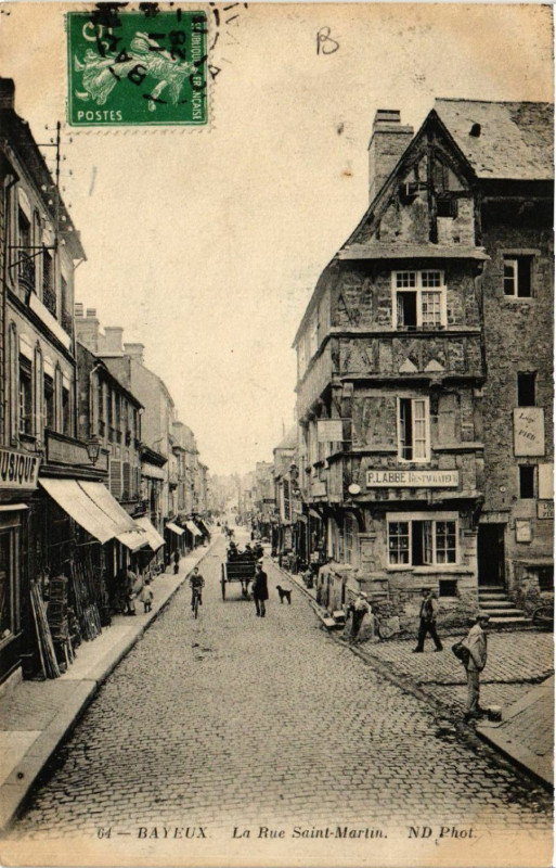 Carte postale ancienne Bayeux - La Rue Saint-Martin à Bayeux