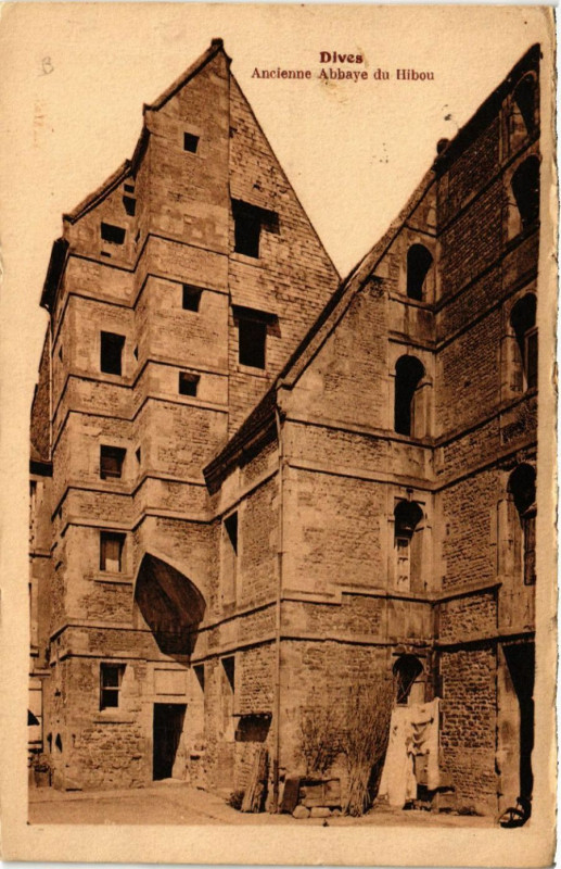 Carte postale ancienne Dives - Ancienne Abbaye du Hibou
