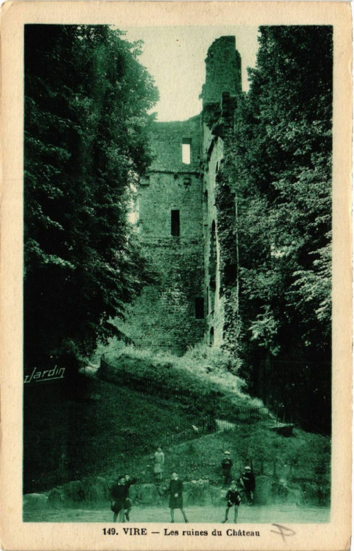 Carte postale ancienne Vire - Les ruines du Chateau