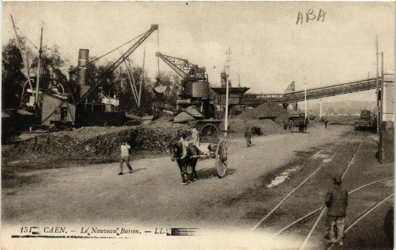 Carte postale ancienne Caen - Le Nouveau Bassin à Caen