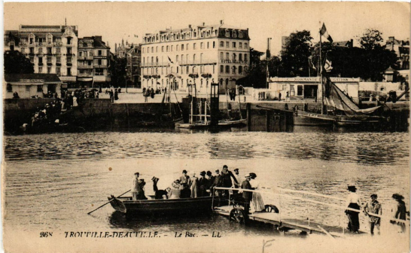 Carte postale ancienne Trouville-Deautele - Le Roc