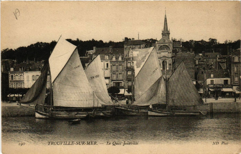 Carte postale ancienne Trouville-sur-Mer - Le Quai Joinville à Trouville-sur-Mer