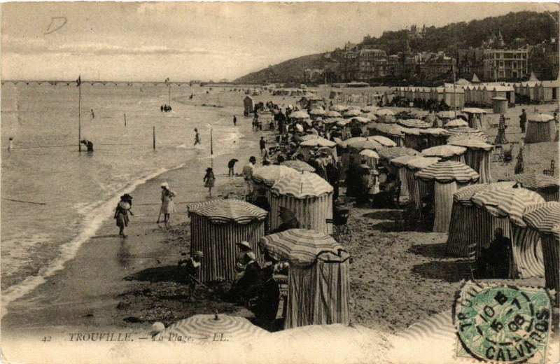 Carte postale ancienne Trouville - La Plage