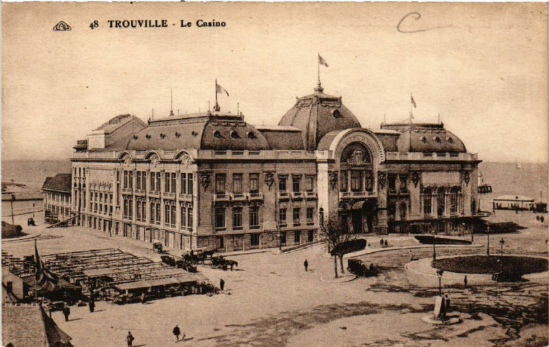 Carte postale ancienne Trouville - Le Casino