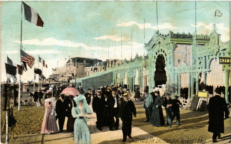 Carte postale ancienne Trouville Les Planches devant l'Eden