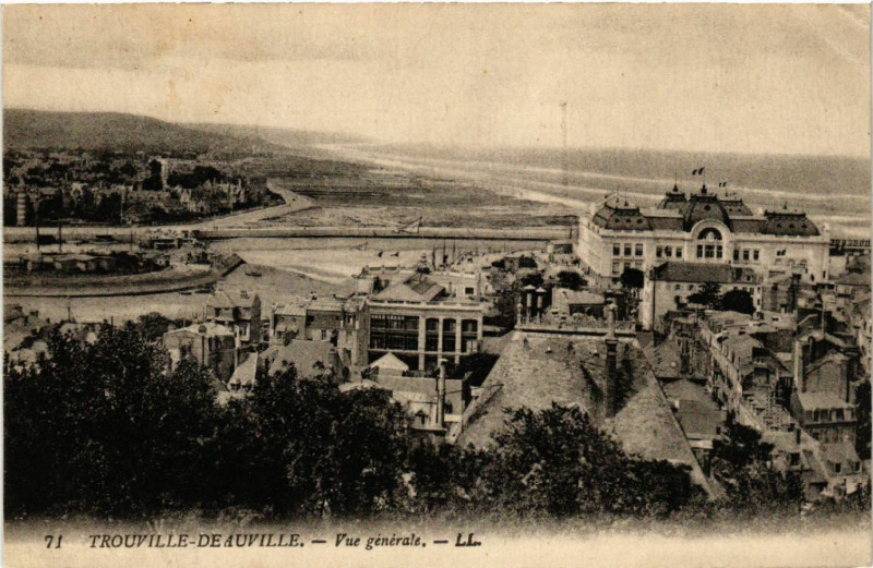 Carte postale ancienne Trouville-Deauville - Vue générale à Deauville