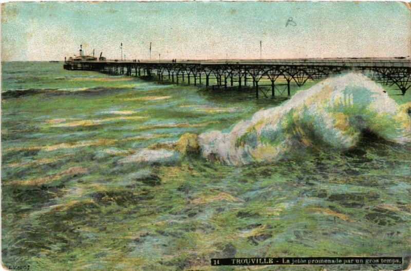Carte postale ancienne Trouville-sur-Mer - La Jetée promenade par un gros temps à Trouville-sur-Mer
