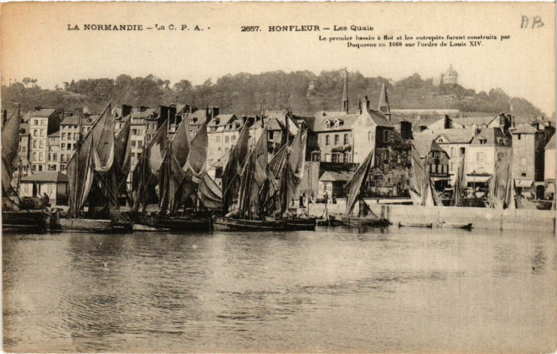 Carte postale ancienne La Normandie - La C.P.A. - Honfleur - Les Quais à Honfleur