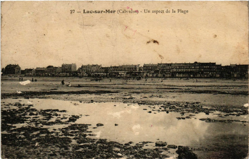 Carte postale ancienne Luc-sur-Mer - Un aspect de la Plage à Luc-sur-Mer
