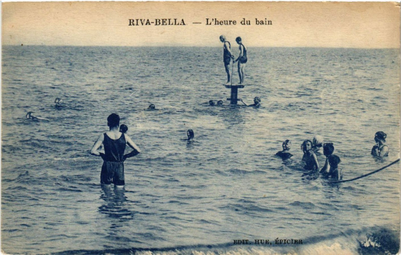 Carte postale ancienne Riva-Bella - L'heure du bain