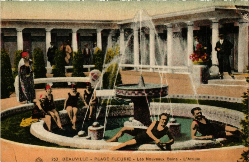 Carte postale ancienne Deauville - Plage Fleurie - Les Nouveaux Bains - L'Atrium à Deauville