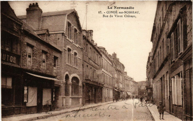 Carte postale ancienne La Normandie - Conde-sur-Noireau - Rue du Vieux Chateau à Vieux