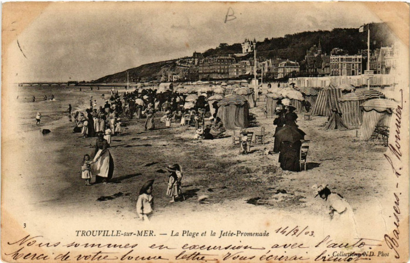 Carte postale ancienne Trouville-sur-Mer - La Plage et a Jetée-Promenade à Trouville-sur-Mer